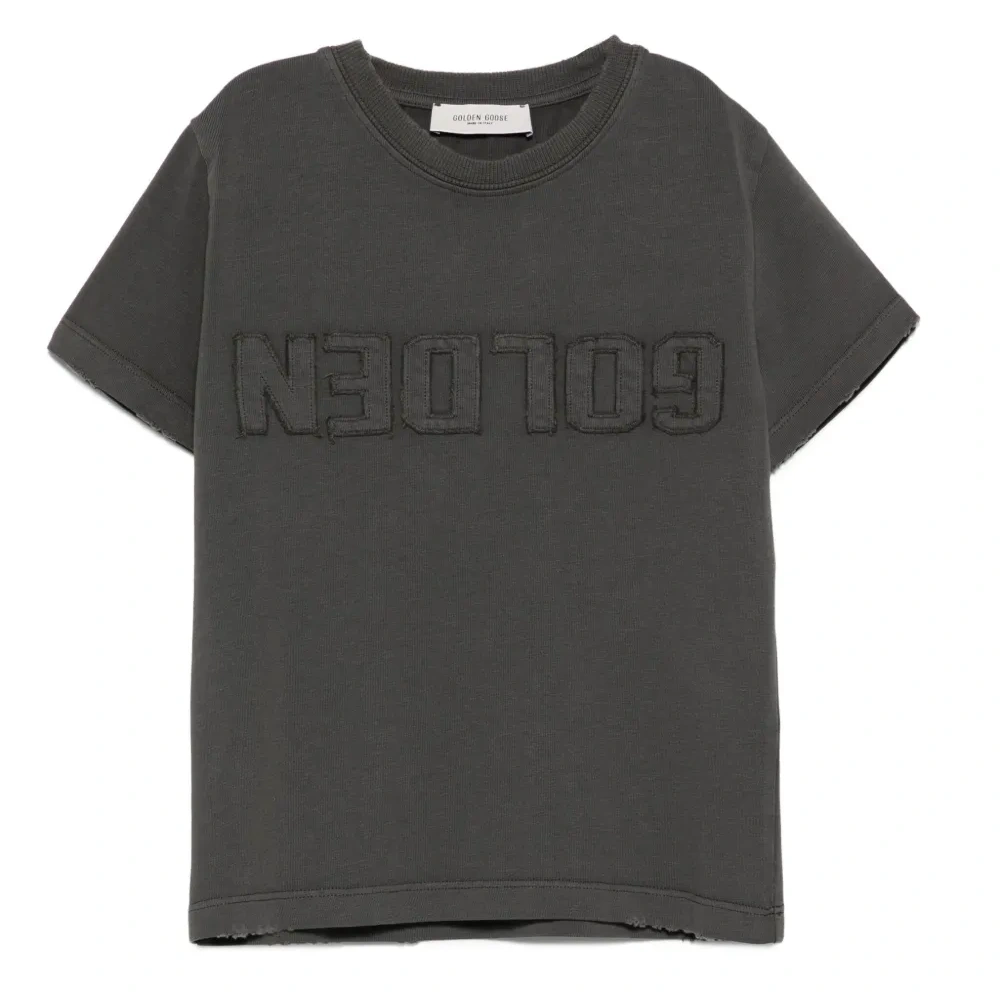 Футболка с тисненым логотипом Футболка с тисненым логотипом