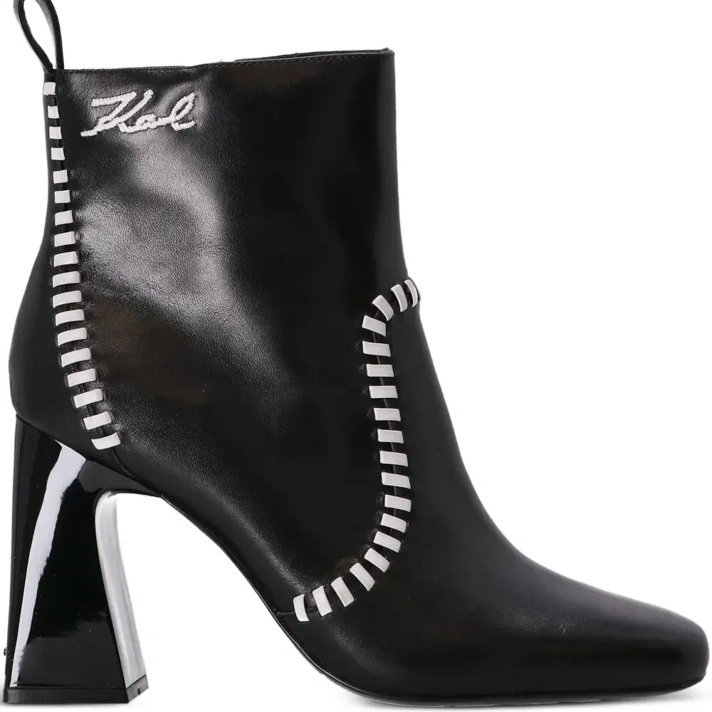 Ботильоны с контрастными полосками