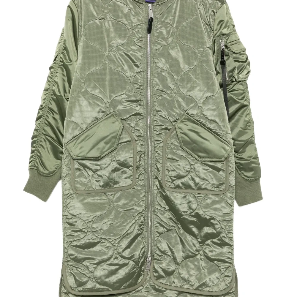 Стёганая куртка на молнии