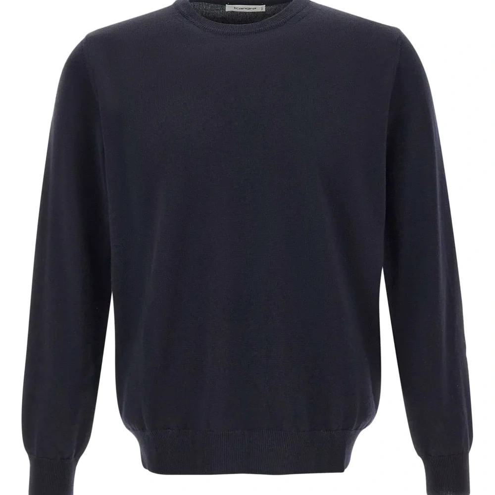 Свитер с круглым вырезом