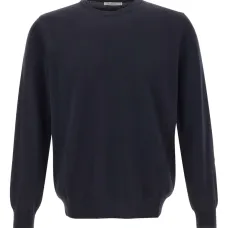 Свитер с круглым вырезом