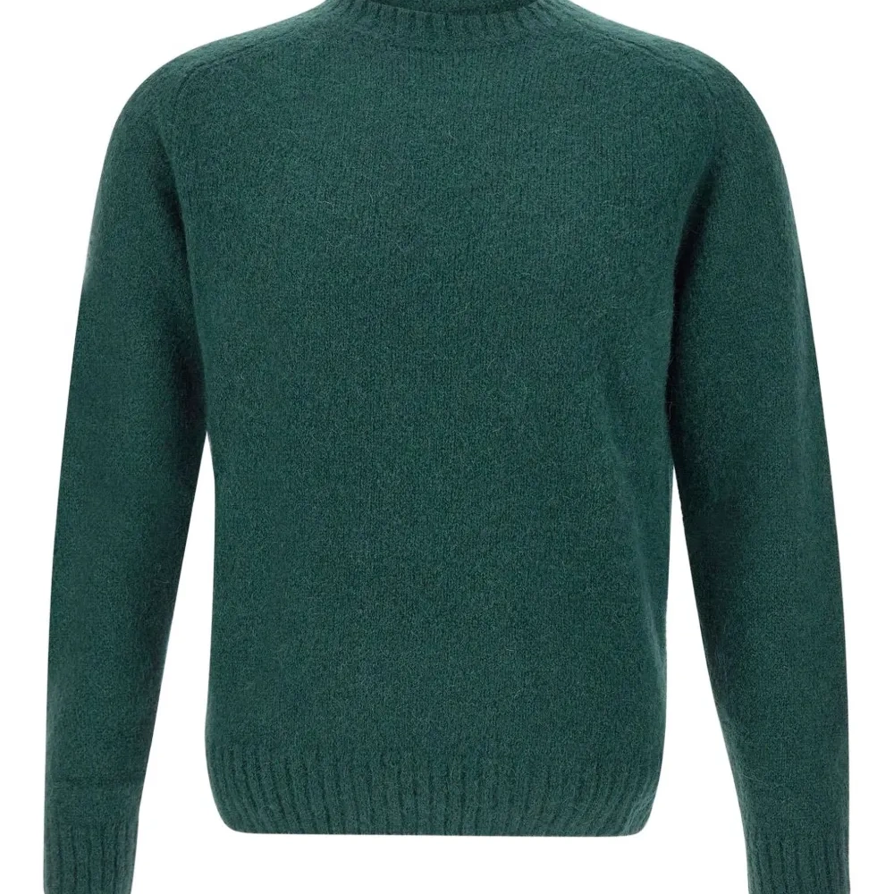 Свитер в рубчик с круглым вырезом