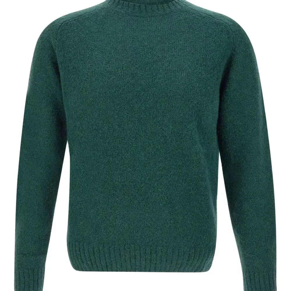 Свитер в рубчик с круглым вырезом