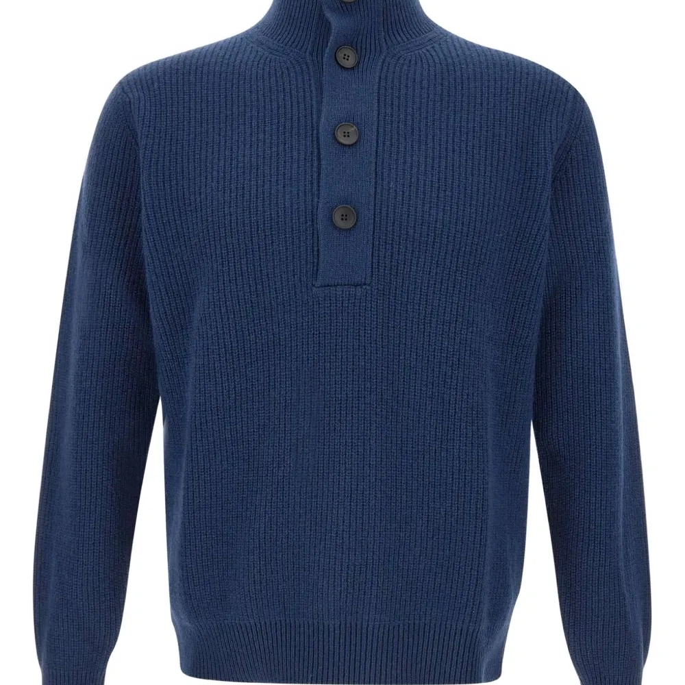 Свитер в рубчик с высоким воротником