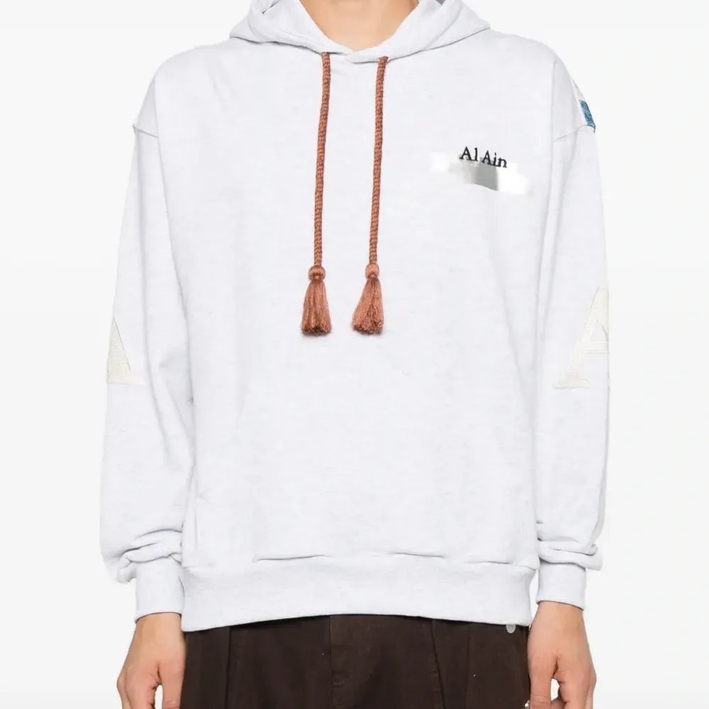 Худи с кисточками