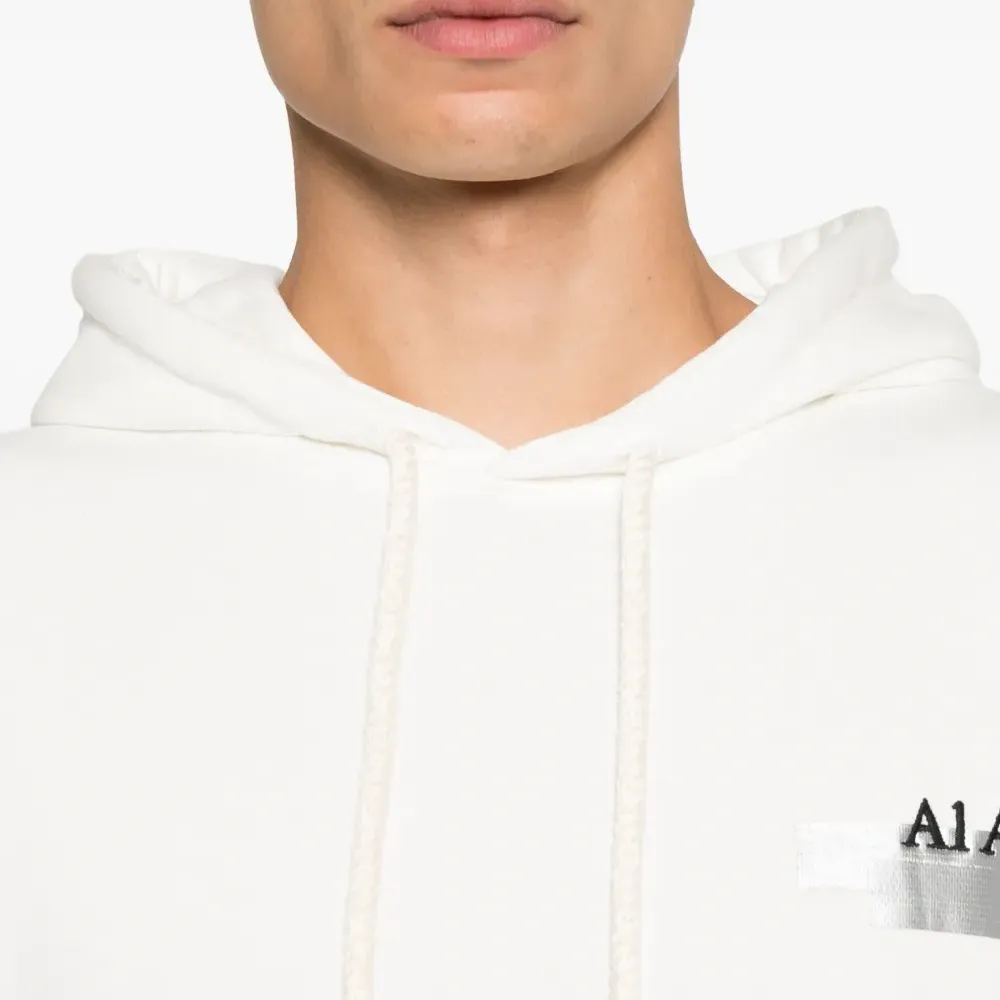 Худи с кисточками и вышивкой