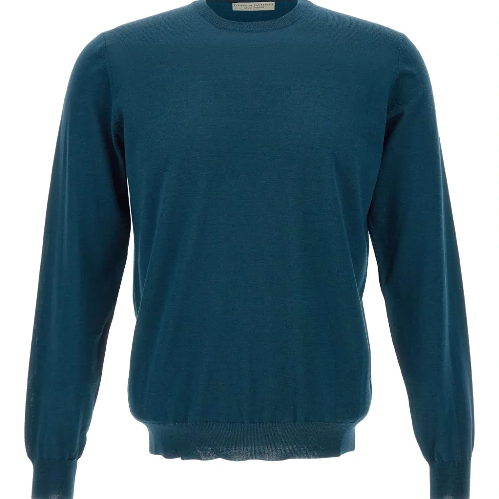 Свитер с круглым вырезом