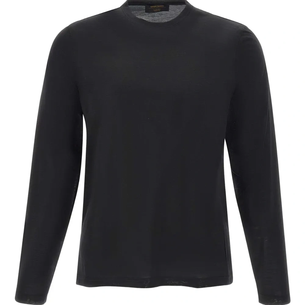 Свитер с круглым вырезом