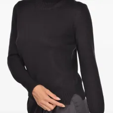 Шерстяной свитер с высоким воротником