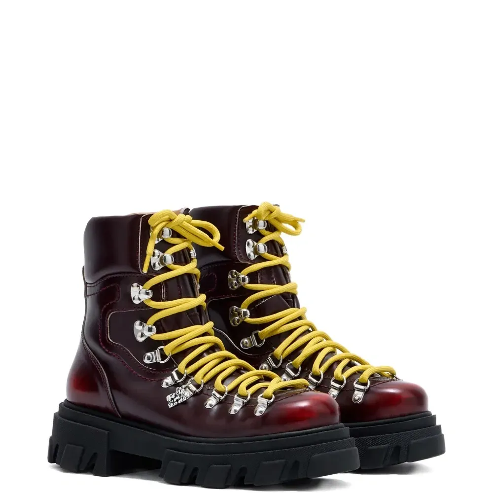 Ботинки на шнуровке Ботинки на шнуровке