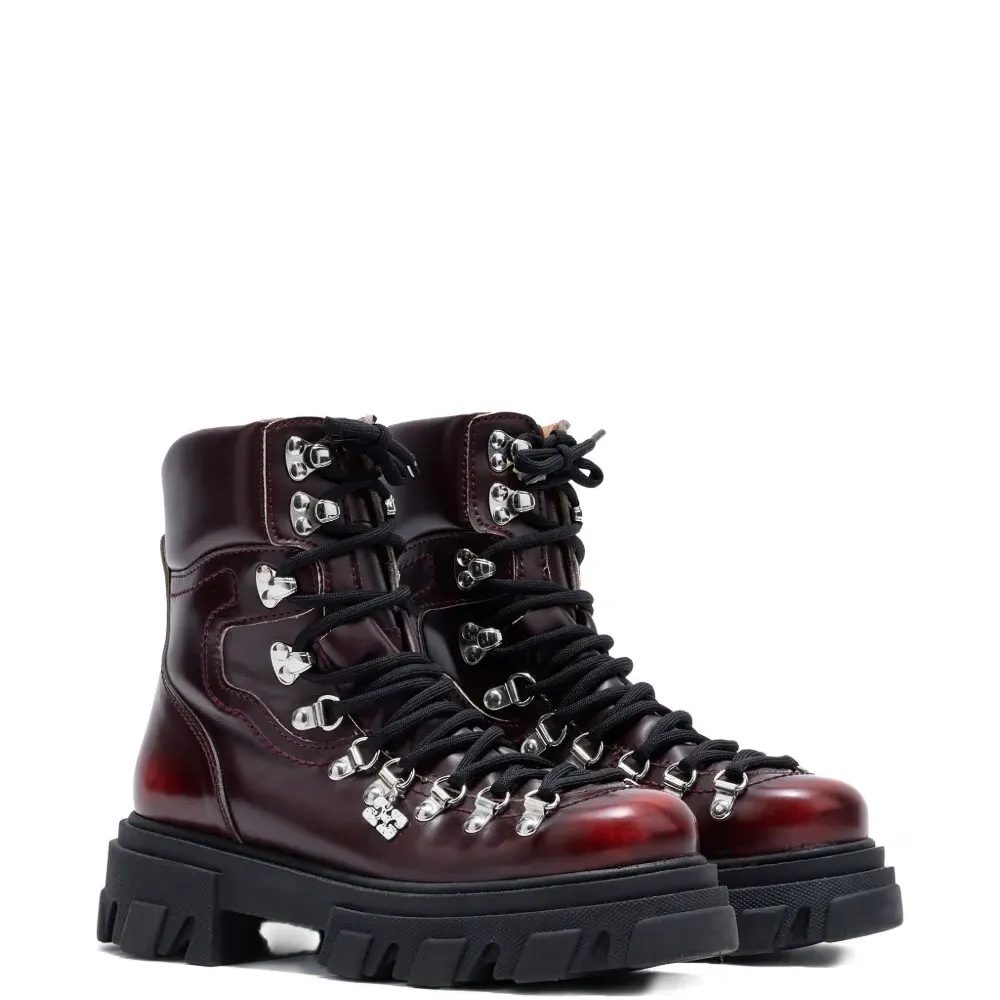 Ботинки на шнуровке Ботинки на шнуровке