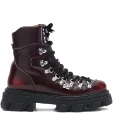 Ботинки на шнуровке