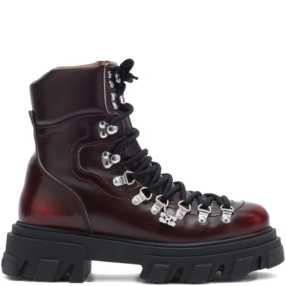 Ботинки на шнуровке Ботинки на шнуровке