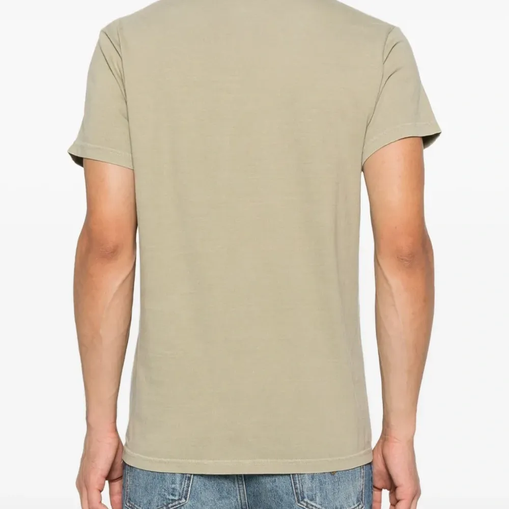 Футболка с графичным принтом