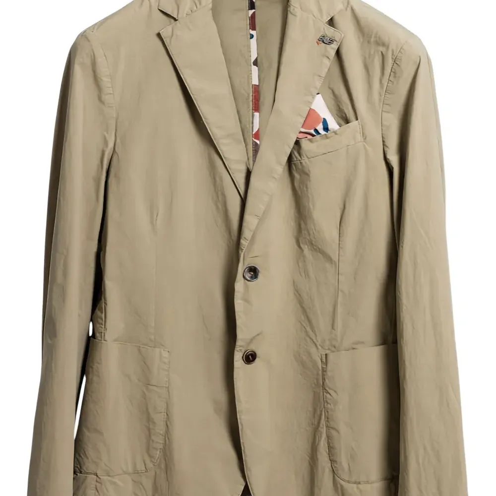 Пиджак с карманами Пиджак с карманами