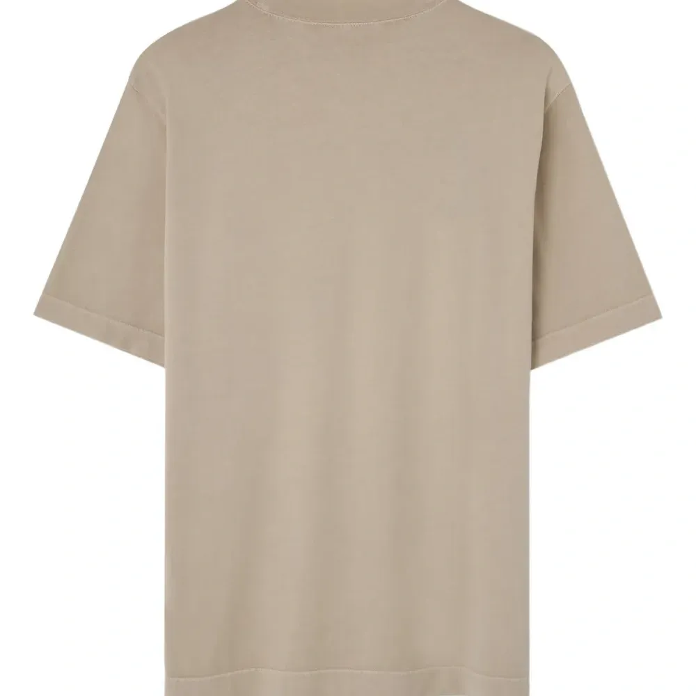 Футболка с круглым вырезом