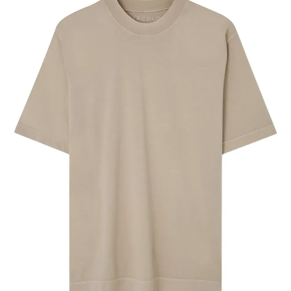 Футболка с круглым вырезом