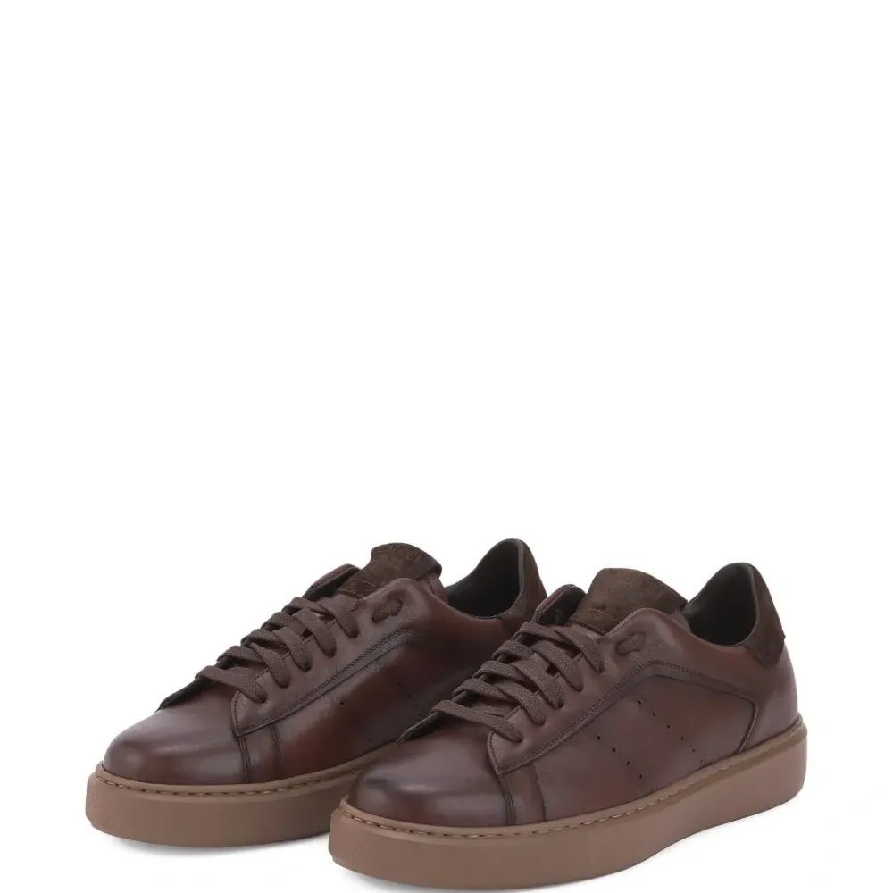 Кроссовки с перфорацией