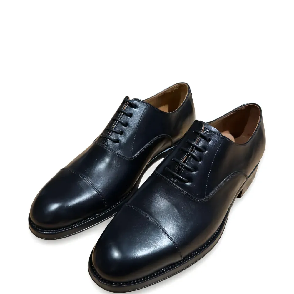 Оксфорды с закрытой шнуровкой и мысом Оксфорды с закрытой шнуровкой и мысом