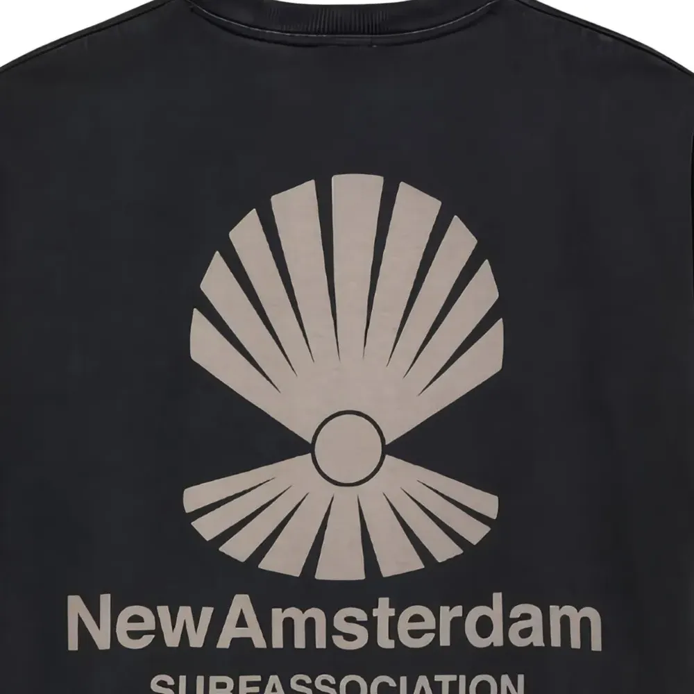 Футболка с логотипом