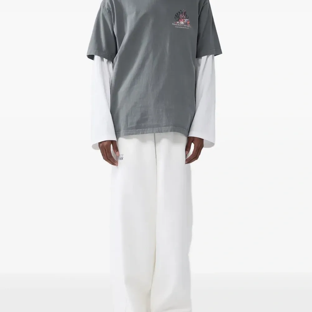 Футболка с графичным принтом