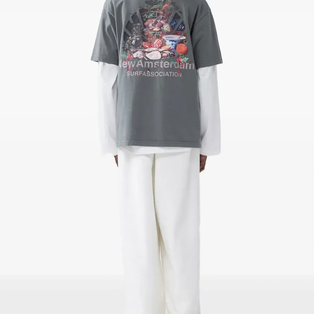 Футболка с графичным принтом