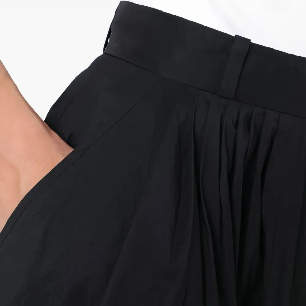 Плиссированная юбка с карманом