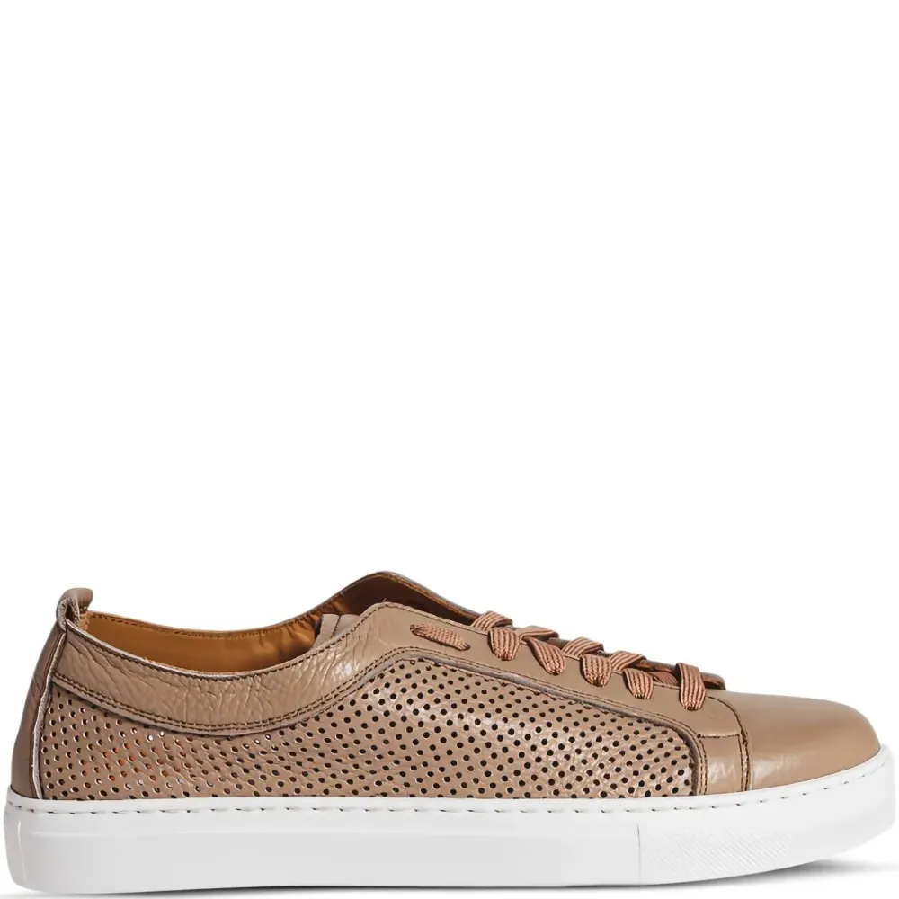 Кроссовки с перфорацией