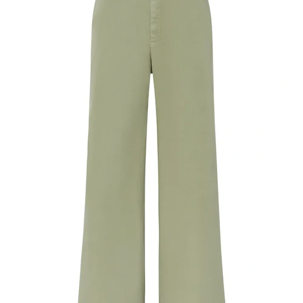 Брюки с накладными карманами