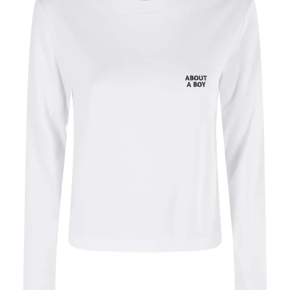 Укороченный топ с длинными рукавами