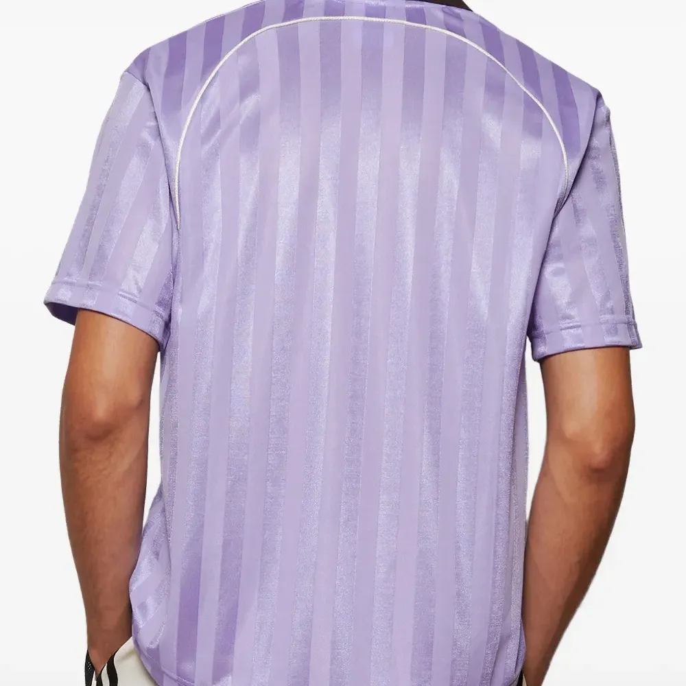 Футболка из коллаборации с Wales Bonner