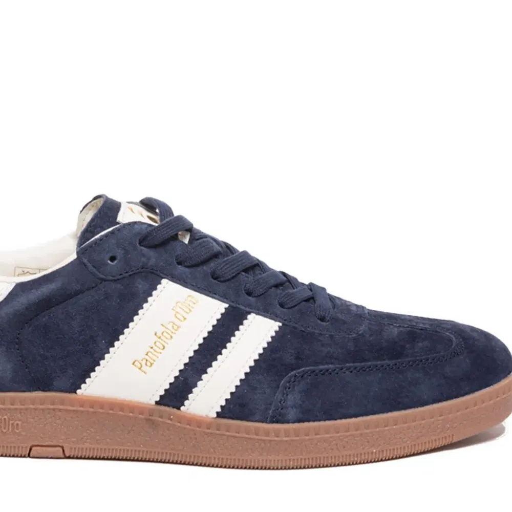 Кроссовки из замши с полосатыми деталями