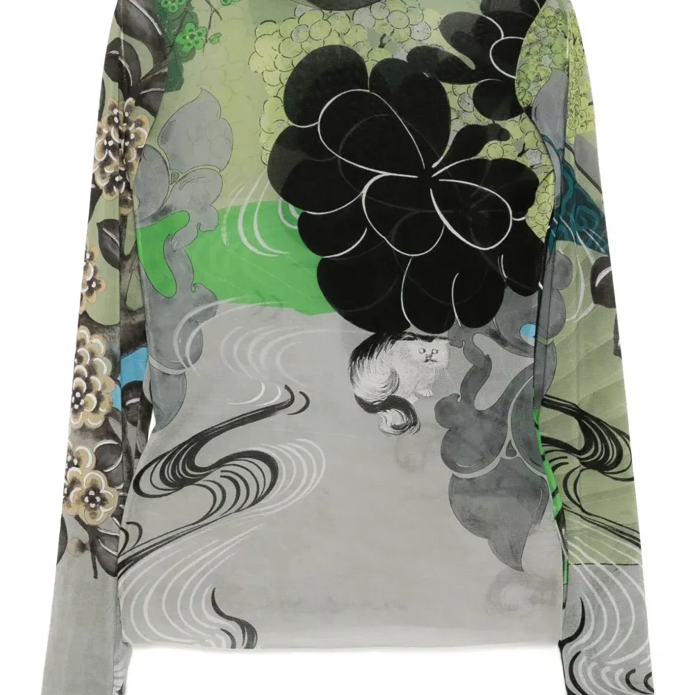 Футболка с длинными рукавами