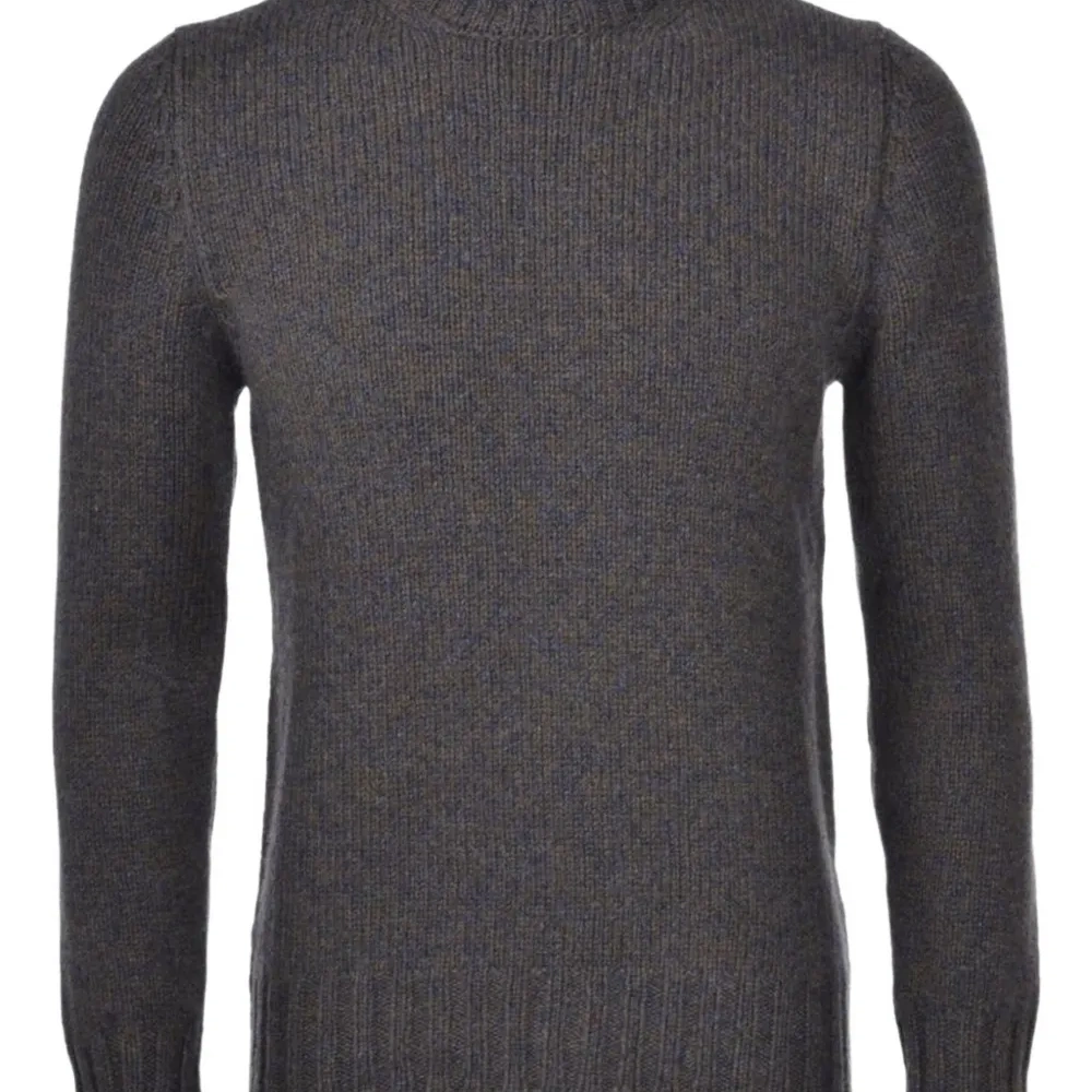 Шерстяной свитер в рубчик