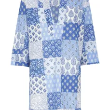 Платье мини в технике пэчворк с V-образным вырезом