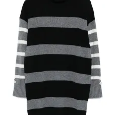 Полосатый свитер с высоким воротником
