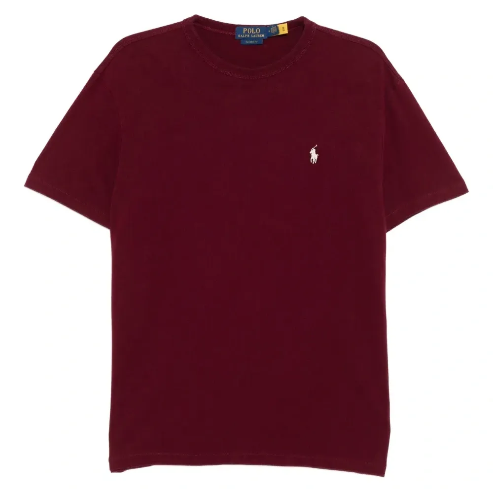 Футболка с вышитым логотипом