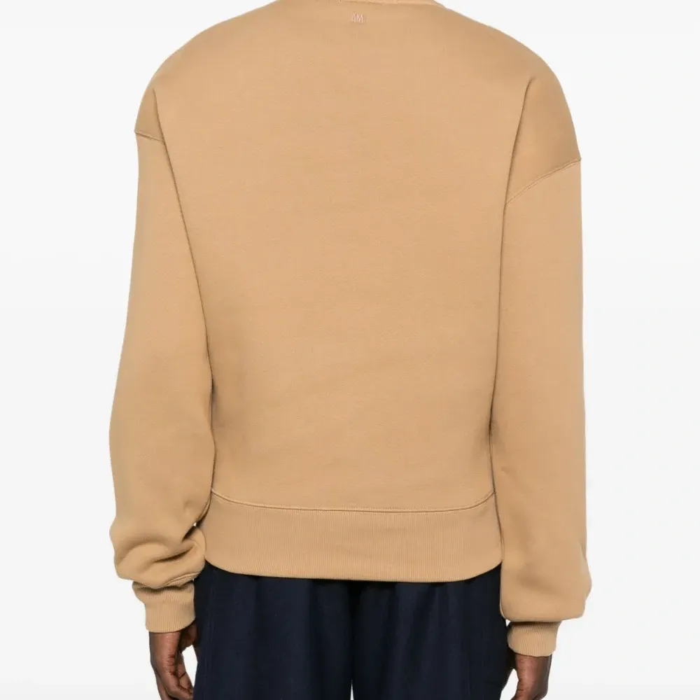 Толстовка с вышивкой