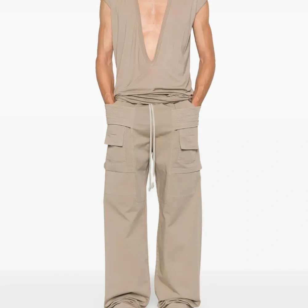 Футболка Dylan с глубоким вырезом