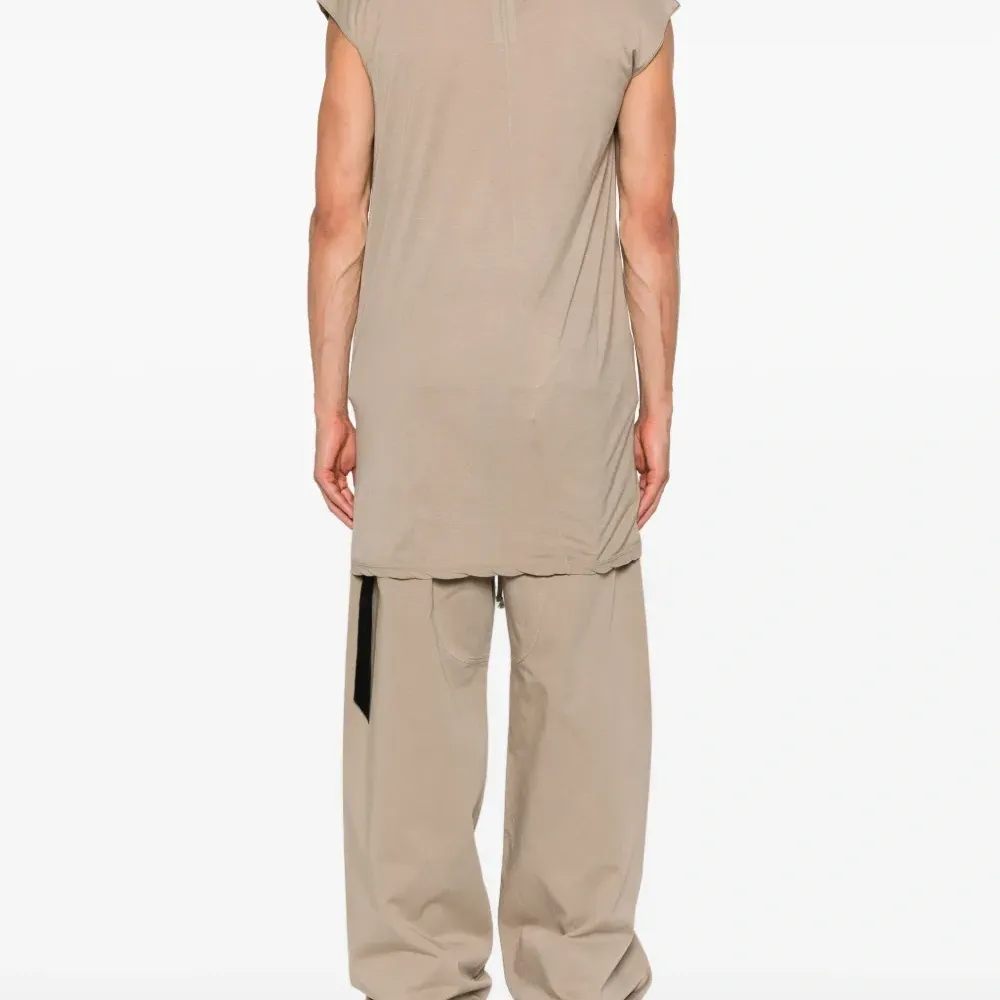 Футболка Dylan с глубоким вырезом