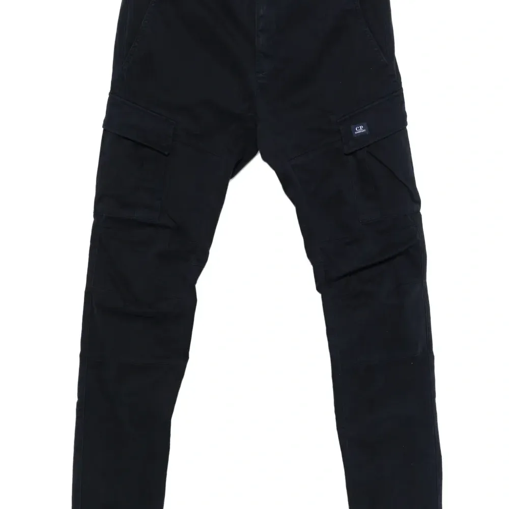 Брюки карго с карманами Брюки карго с карманами