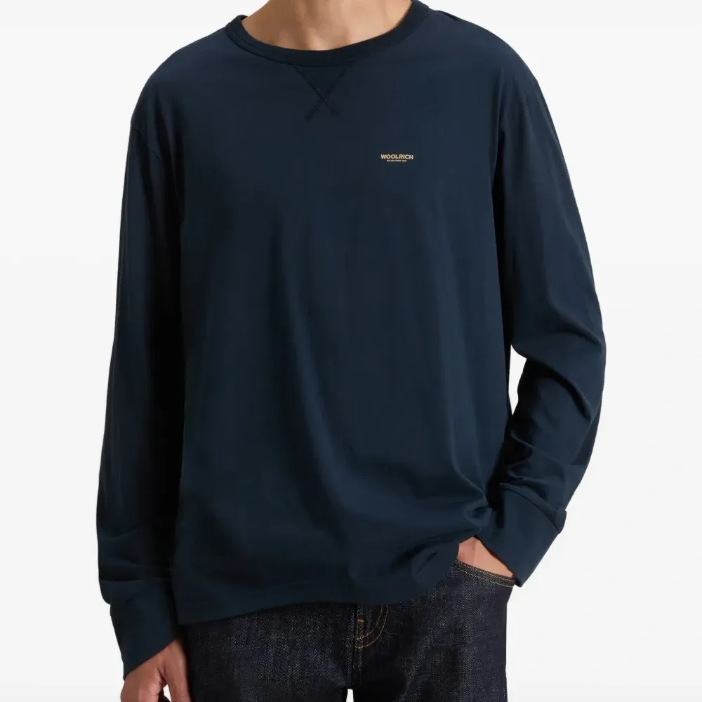 Футболка с длинными рукавами