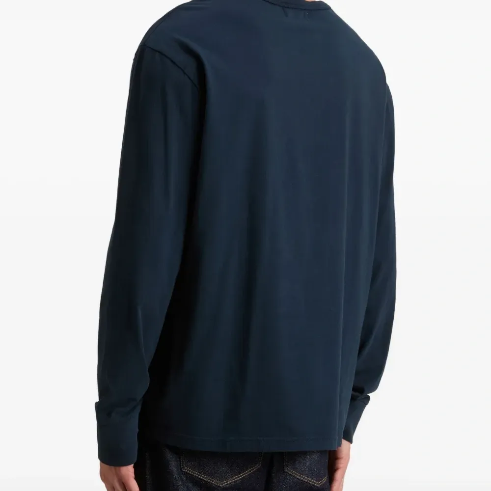 Футболка с длинными рукавами