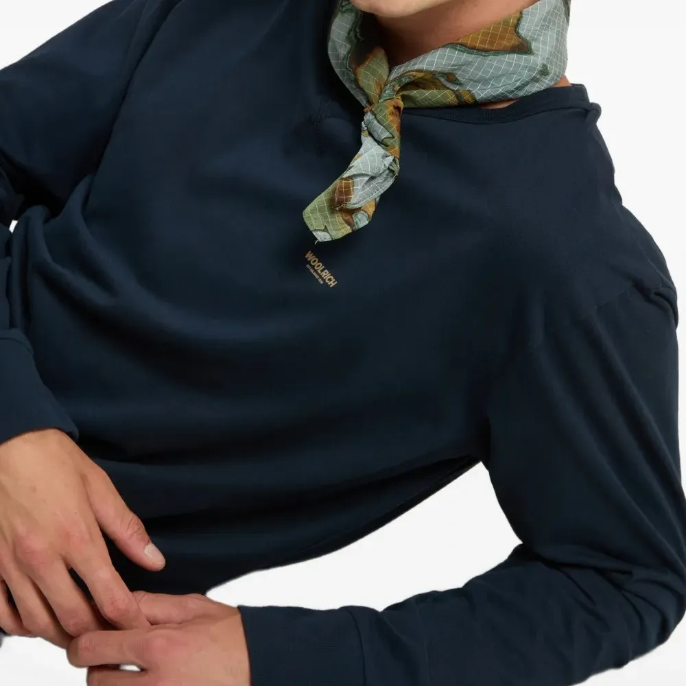 Футболка с длинными рукавами