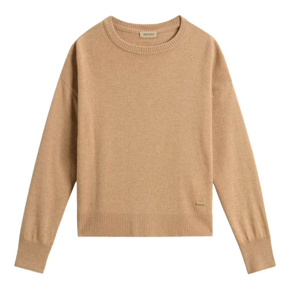 Свитер с круглым вырезом