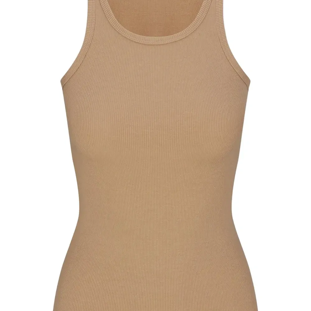 Майка с высоким воротом в рубчик