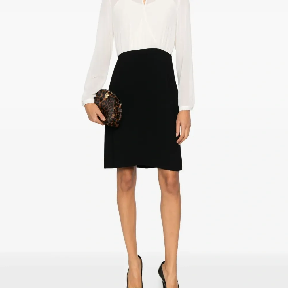 Платье Dimma в стиле колор-блок с высоким воротником