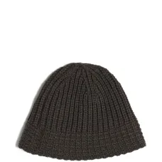 Шерстяная шапка бини в рубчик