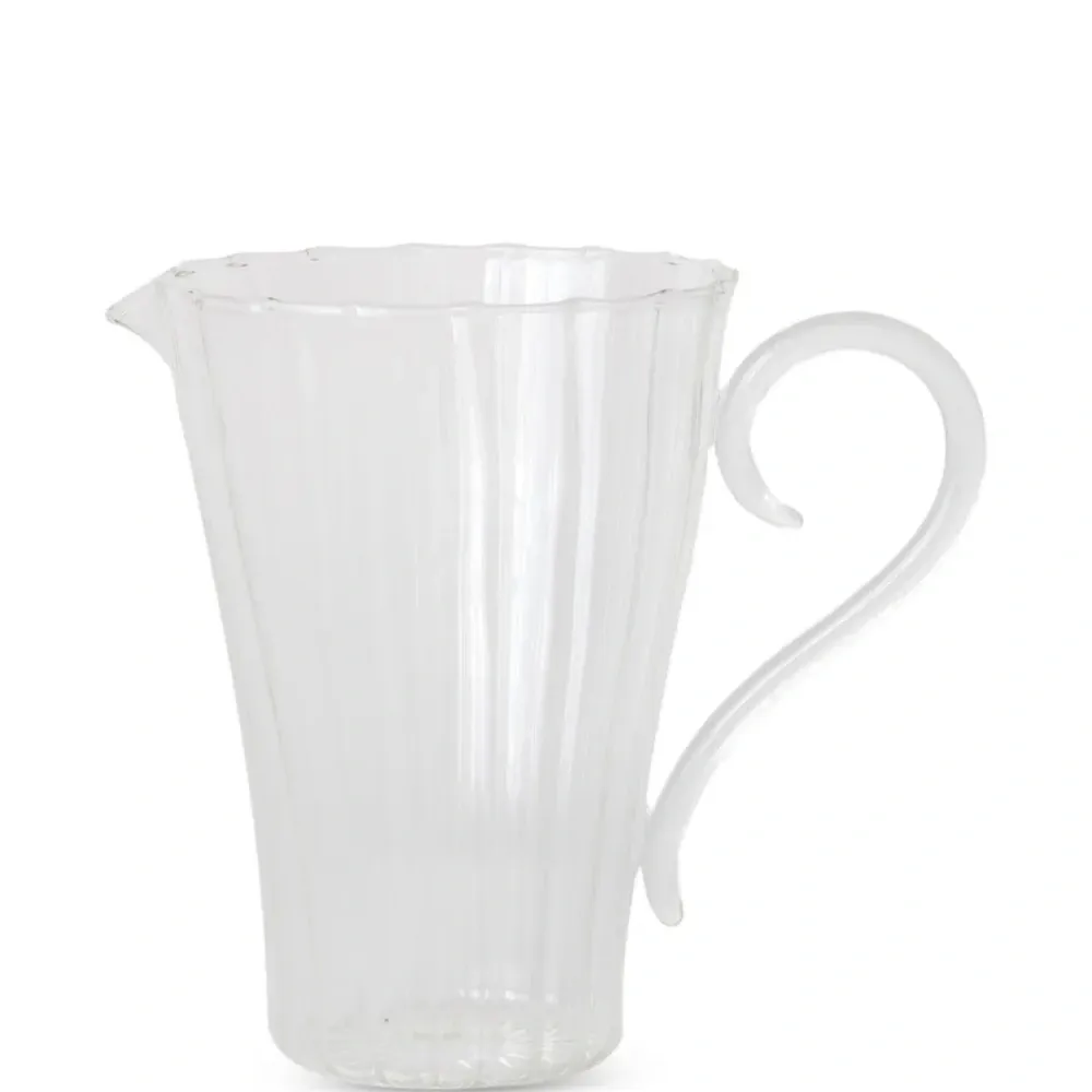 Стеклянный кувшин в рубчик