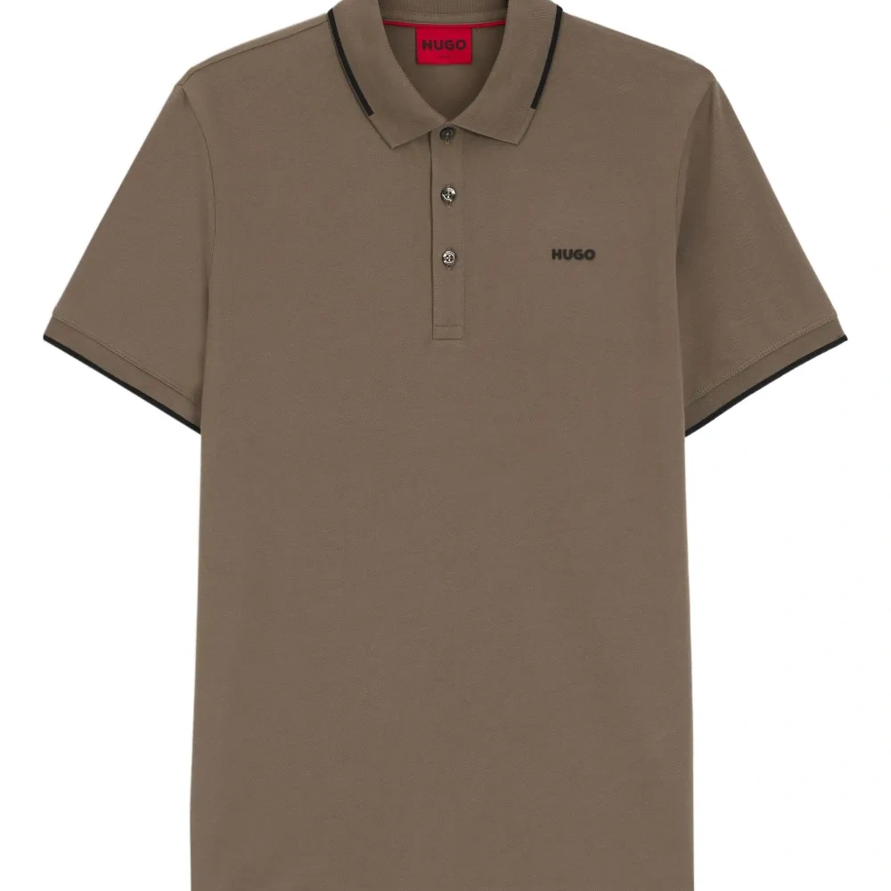 Рубашка поло с контрастными полосками на воротнике